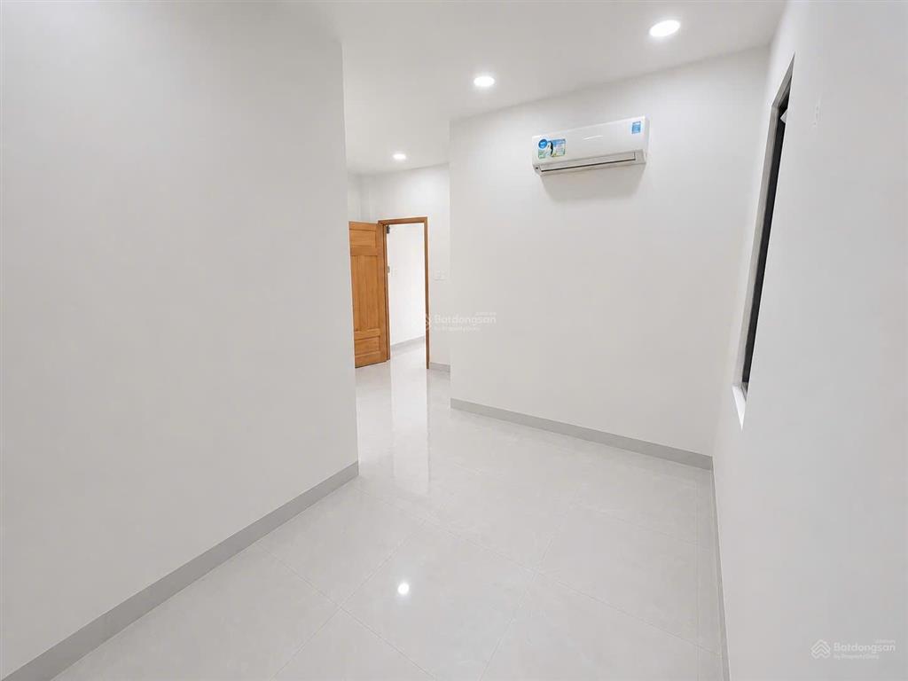 Văn phòng cho thuê giá rẻ từ 3,8tr/tháng tại cityland  có ban công