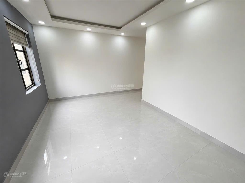 Văn phòng cho thuê giá rẻ từ 3,8tr/tháng tại cityland  có ban công