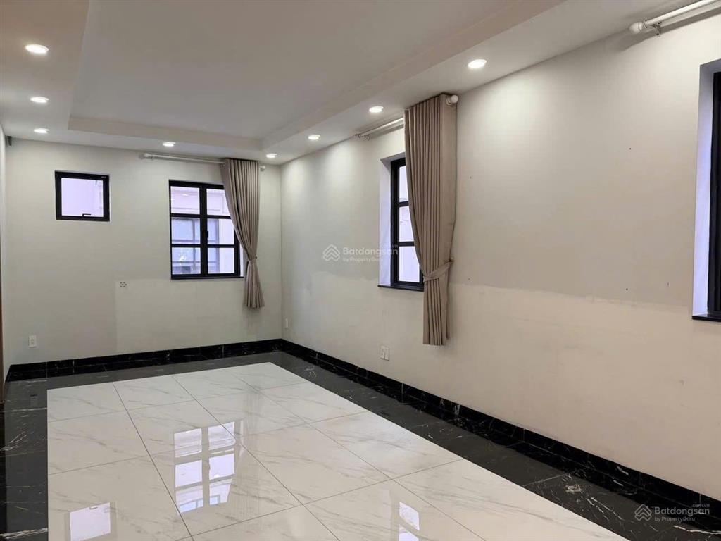 Bán nhà nguyên căn cityland chỉ 23 tỷ sẵn thang máy