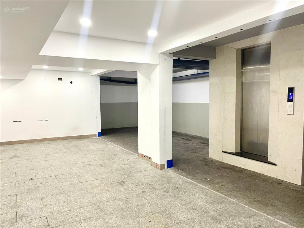 Cho thuê căn góc cityland 80tr/tháng 7x20m