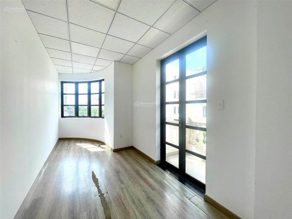 Cho thuê căn góc cityland 80tr/tháng 7x20m