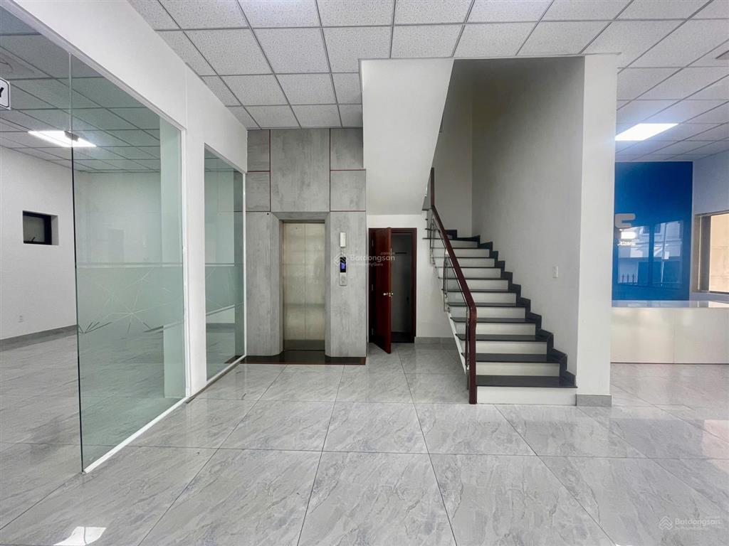 Cho thuê căn góc cityland 80tr/tháng 7x20m
