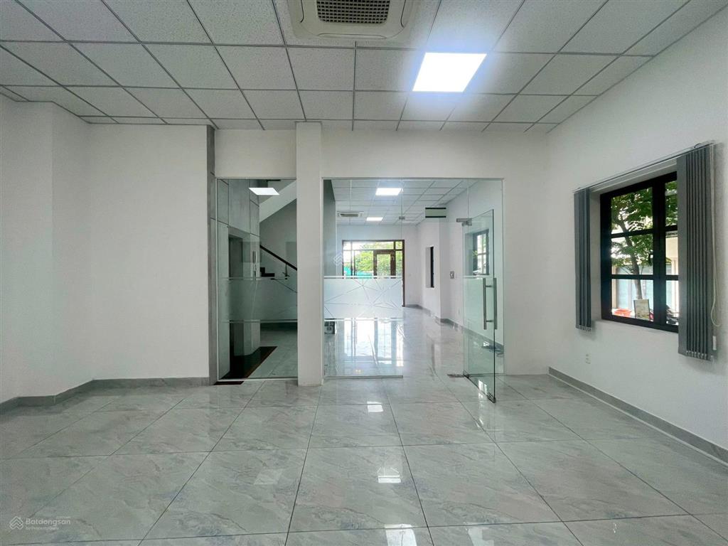 Cho thuê căn góc cityland 80tr/tháng 7x20m