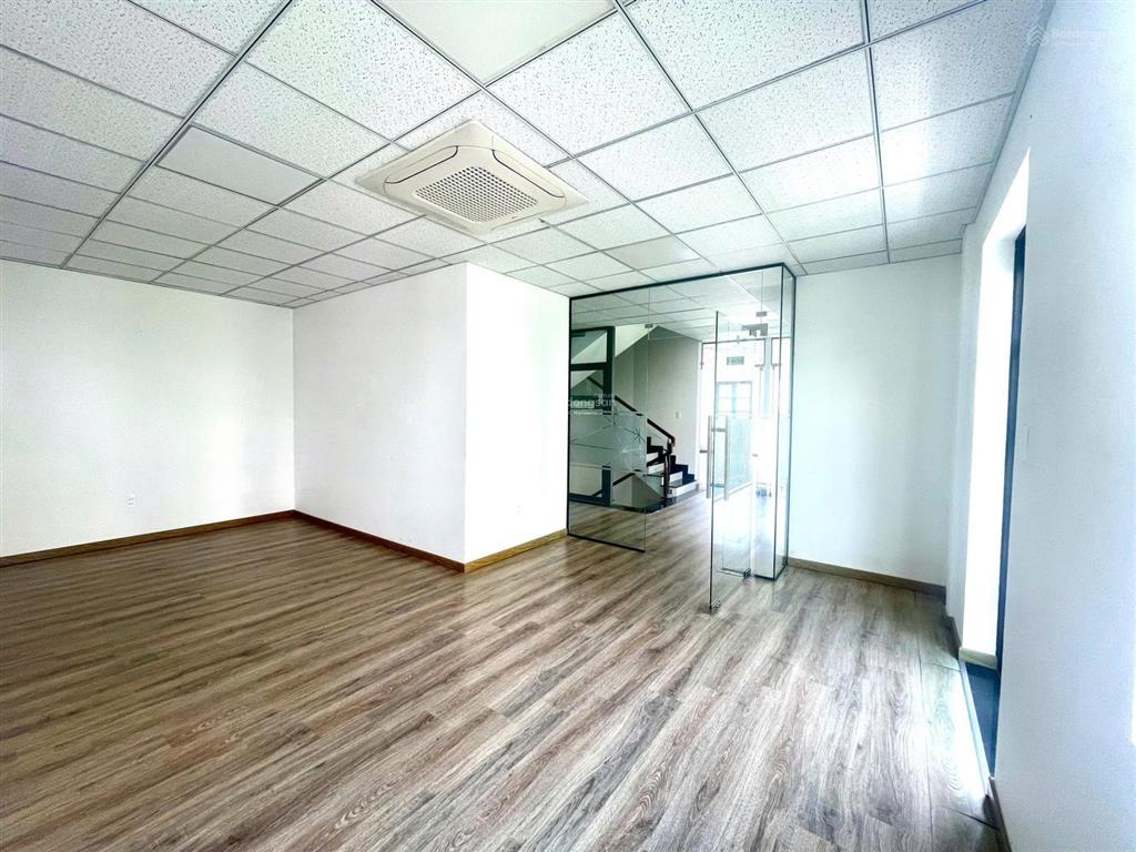 Cho thuê căn góc cityland 80tr/tháng 7x20m