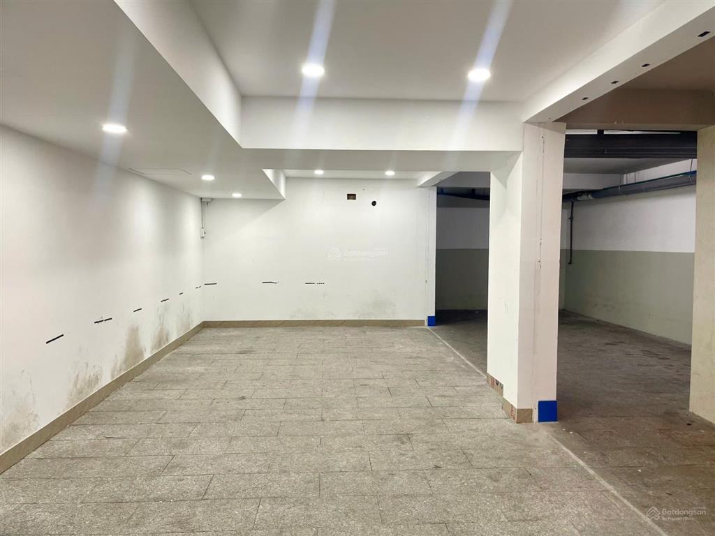 Cho thuê căn góc cityland 80tr/tháng 7x20m