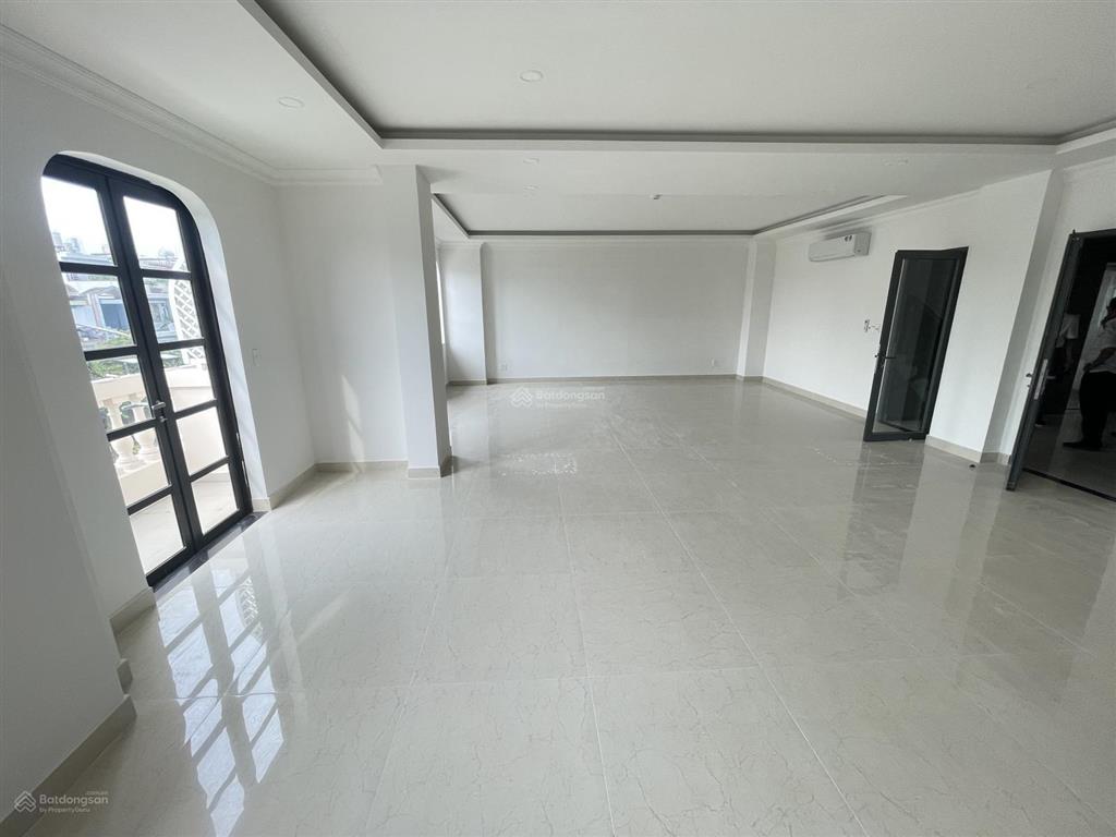 Cho thuê cặp nhà phố nvl, diện tích sử dụng 900m2, có thang máy, full máy lạnh