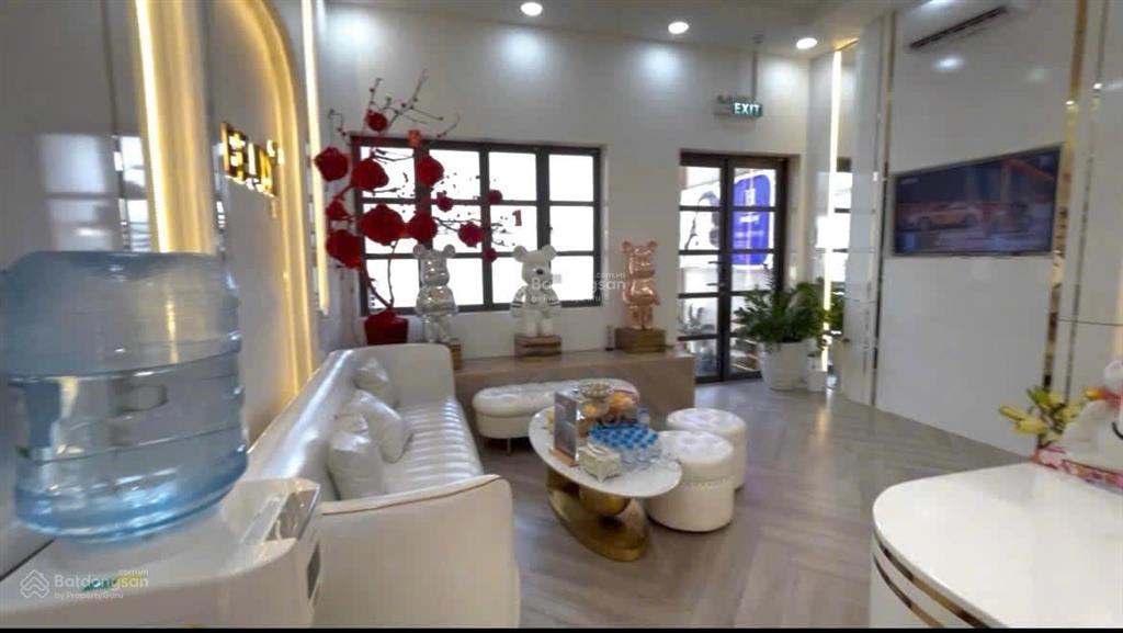 Cho thuê nhà phố cityland 400m2 mới 100% (đã có sẵn trang thiết bị làm spa thẩm mỹ)