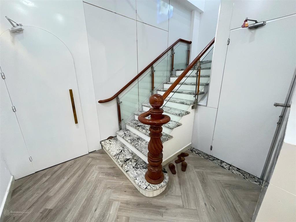 Cho thuê nhà phố cityland 400m2 mới 100% (đã có sẵn trang thiết bị làm spa thẩm mỹ)