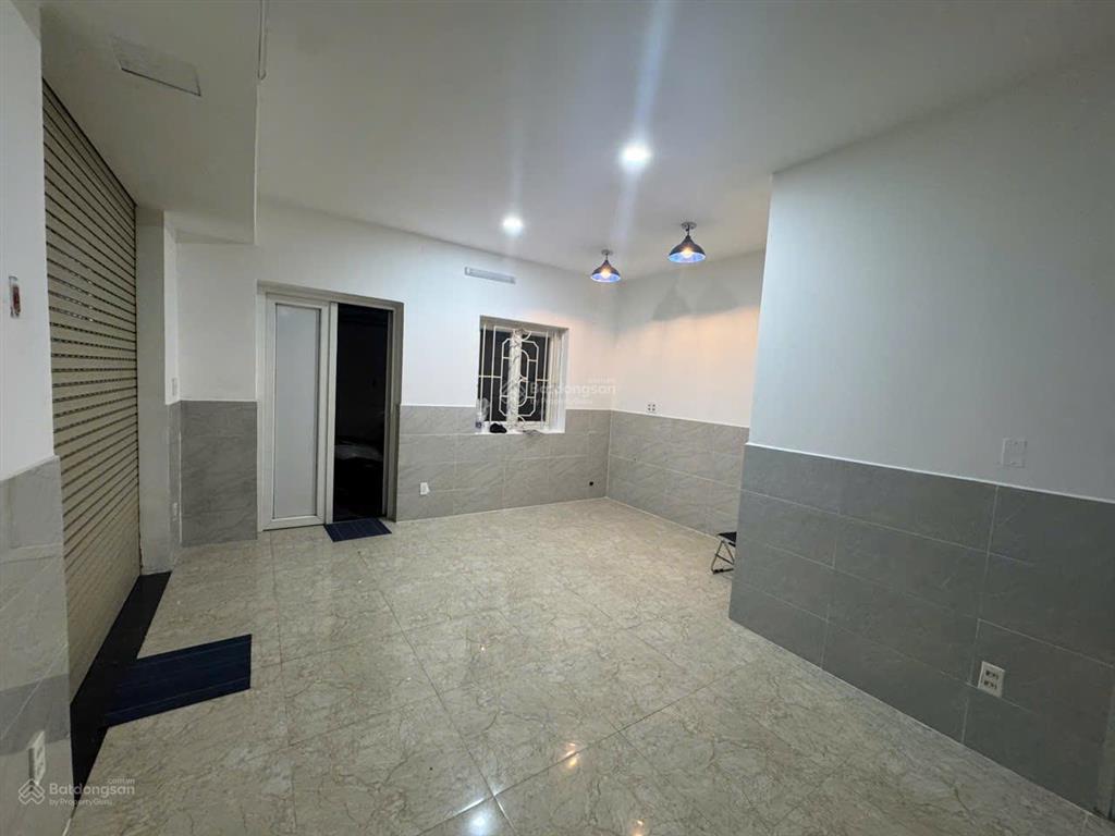 Cho thuê mặt bằng trệt + lửng 2 mặt tiền cityland