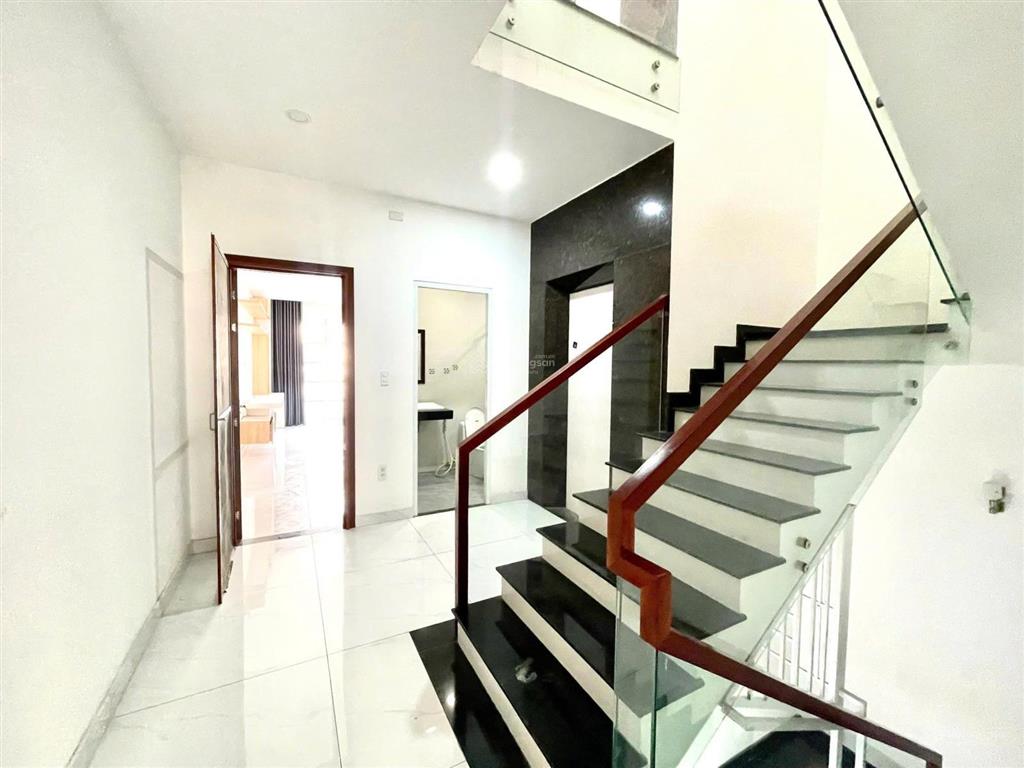 Nguyên căn cho thuê cityland 40tr/th, dtsd 400m2 cn 100m2