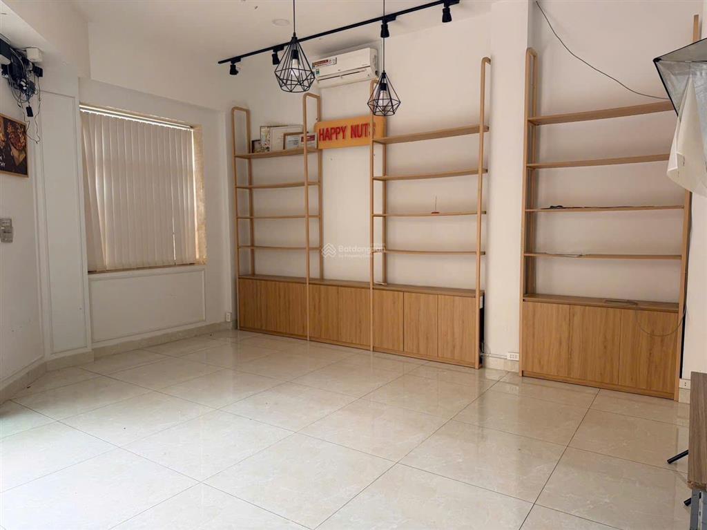 Cho thuê mặt bằng trệt lửng 2 mặt tiền cityland