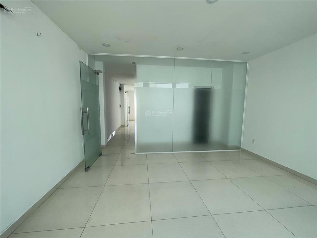 Cho thuê nhà mặt phố cityland, sẵn thang máy cho share làm vp