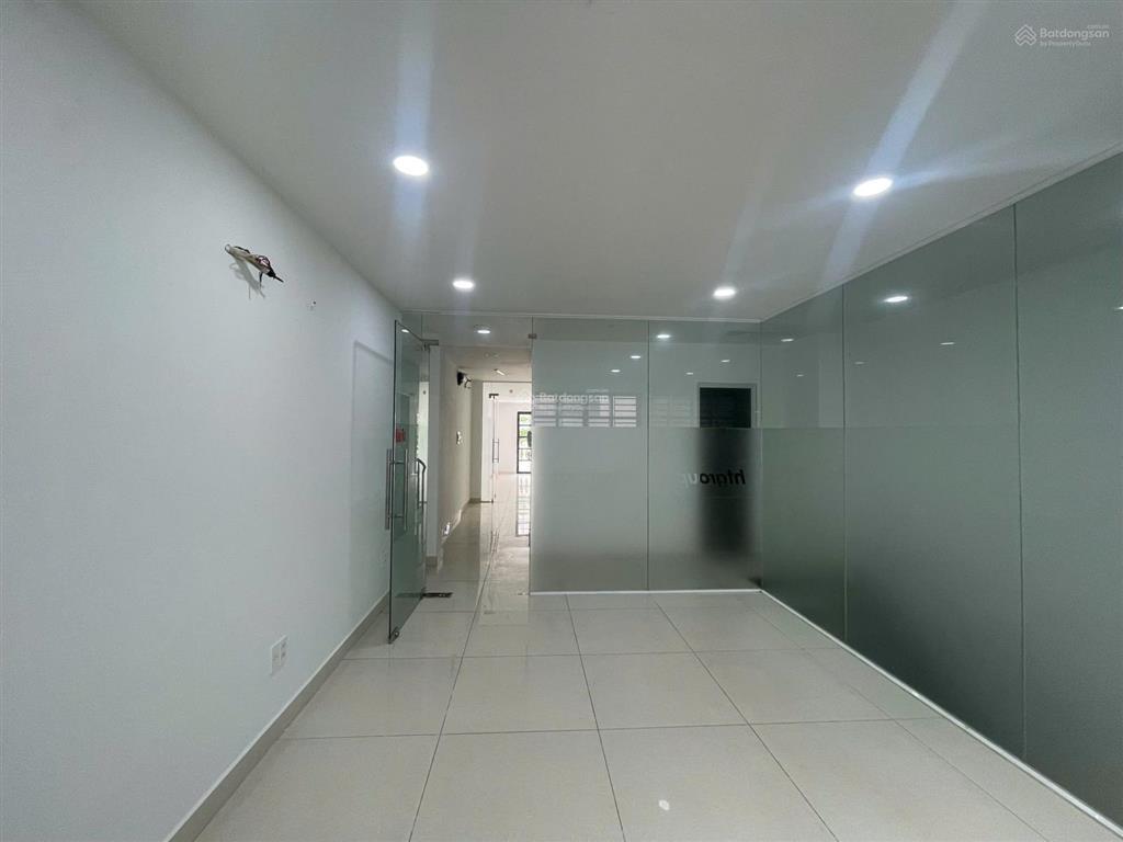 Cho thuê nhà mặt phố cityland, sẵn thang máy cho share làm vp