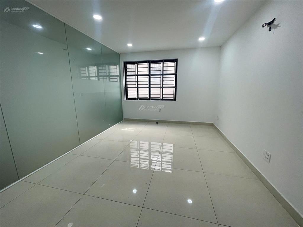 Cho thuê nhà mặt phố cityland, sẵn thang máy cho share làm vp