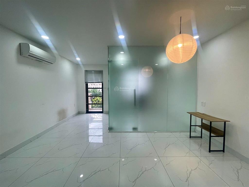 Văn phòng cho thuê cityland giá 5tr có thang máy ngăn phòng sẵn