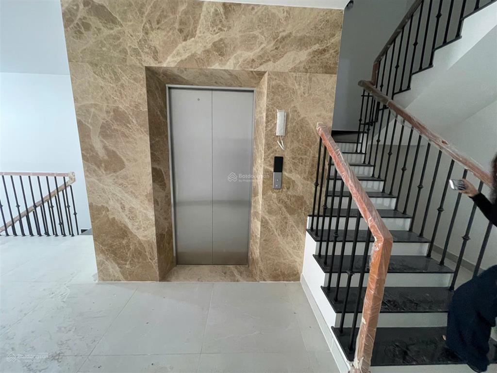 Cho thuê nhà mặt phố cityland hoàn thiện mới 100% có thang máy