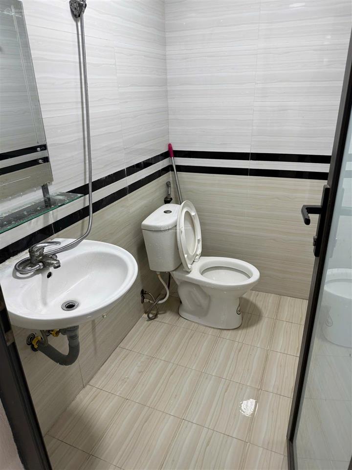 Cho thuê phòng ccmn view hồ yên sở  thang máy  full đồ  ô tô đỗ cửa chỉ 3tr8