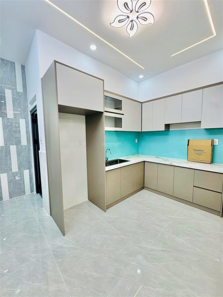 Ngộp bán gấp nhà lê văn quới dt39m 2t 2pn 2wc giếng trời thoáng mát hẻm 5m ô tô sổ riêng giá 3.99tỷ