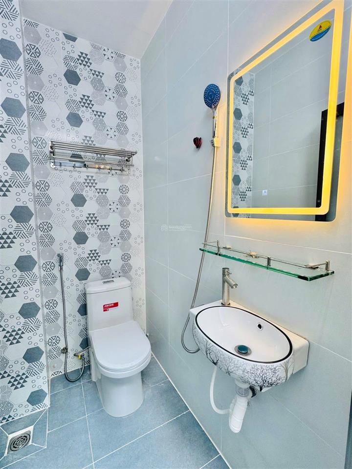 Ngộp bán gấp nhà lê văn quới dt39m 2t 2pn 2wc giếng trời thoáng mát hẻm 5m ô tô sổ riêng giá 3.99tỷ