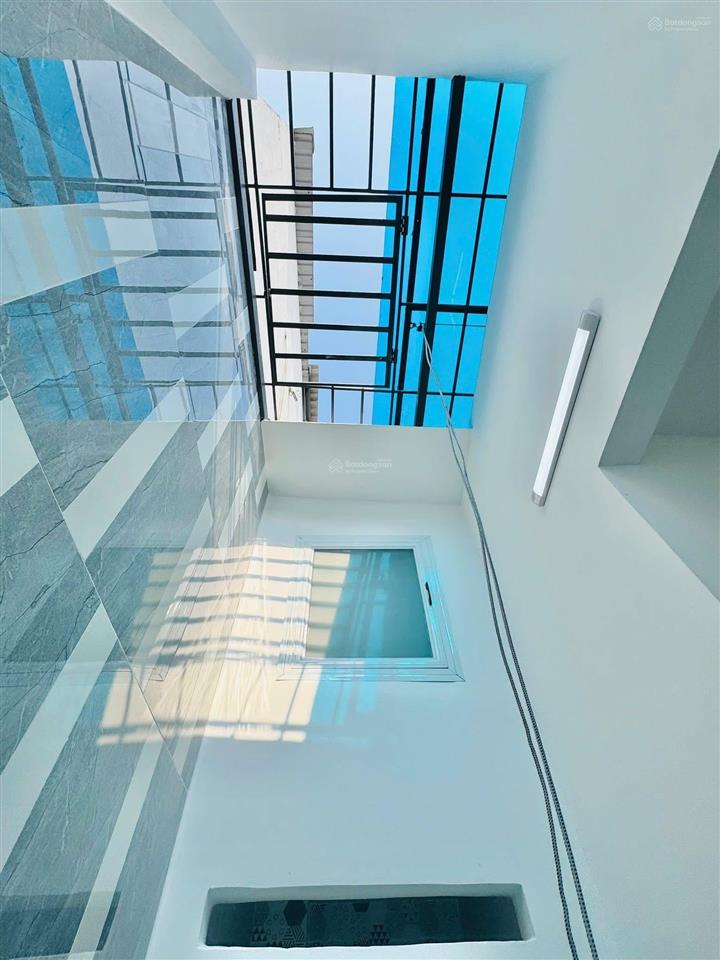 Ngộp bán gấp nhà lê văn quới dt39m 2t 2pn 2wc giếng trời thoáng mát hẻm 5m ô tô sổ riêng giá 3.99tỷ