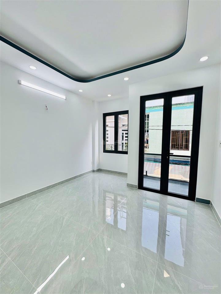 Ngộp bán gấp nhà lê văn quới dt39m 2t 2pn 2wc giếng trời thoáng mát hẻm 5m ô tô sổ riêng giá 3.99tỷ