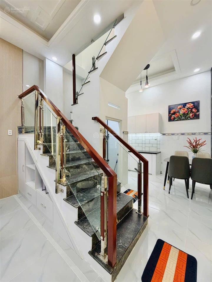 Chỉ 1,8 tỷ sở hữu nhà 40m gò dĩ an 1 trệt 1 lầu dt 40m², full nội thất, hoàn công đầy đủ!