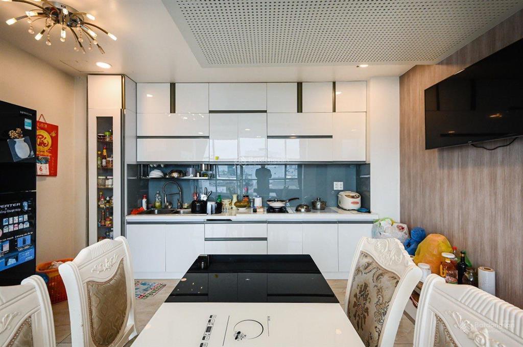 Mặt tiền hoa lan p2 phú nhuận dt 4m x 16m cn 64m2 kc 5 tầng thang máy hđt 45tr giá 19,5 tỷ tl