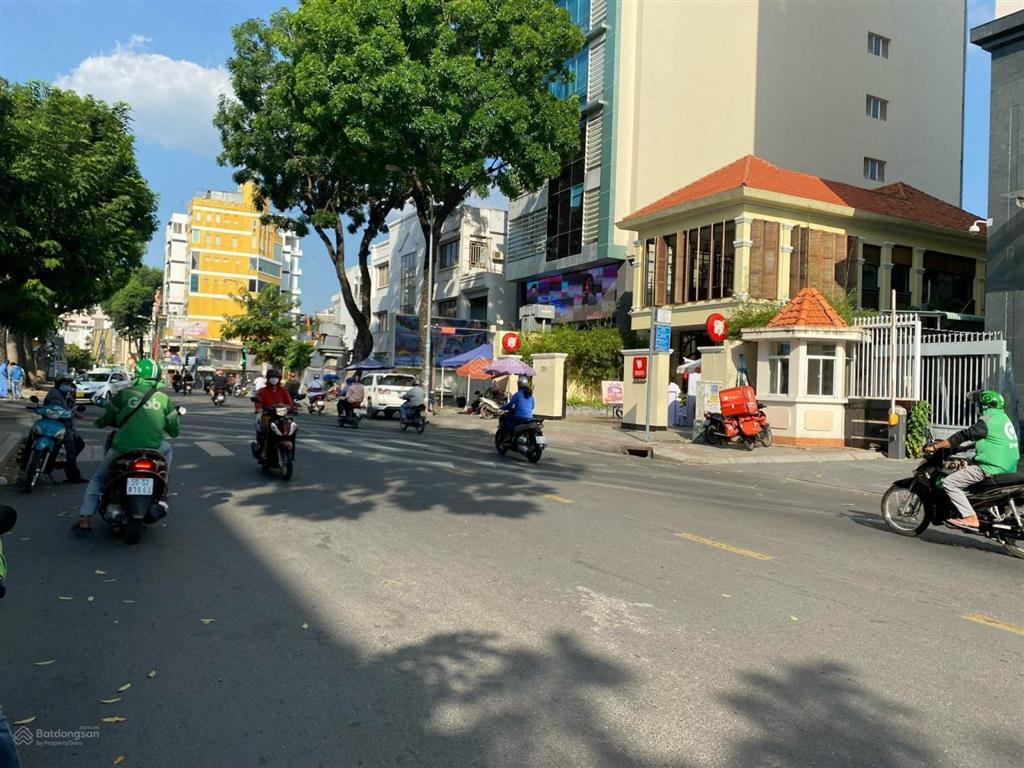 Mặt tiền lê quang định p14 bình thạnh dt 8m x 40m cn 297m2 kc hầm 6 tầng hđt 300tr giá 65 tỷ
