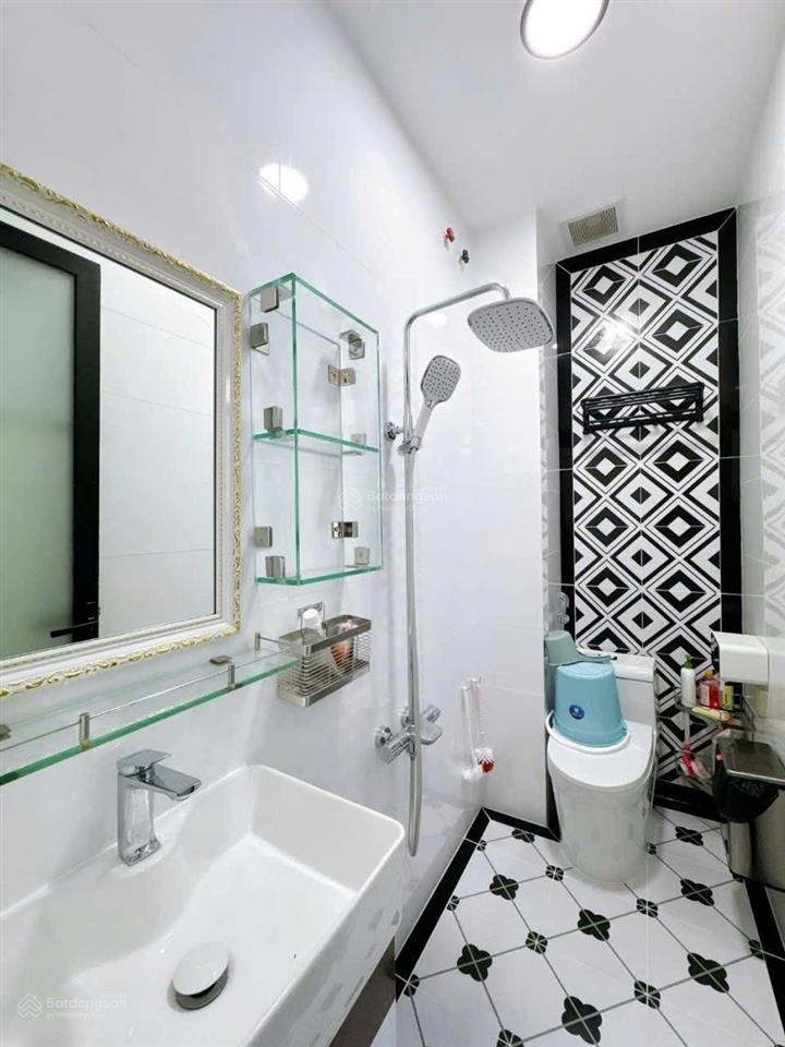 Bán nhà ngay phan đăng lưu p2 phú nhuận dt 12m x 4m cn47m2 kc 4 tầng giá 11,9 tỷ