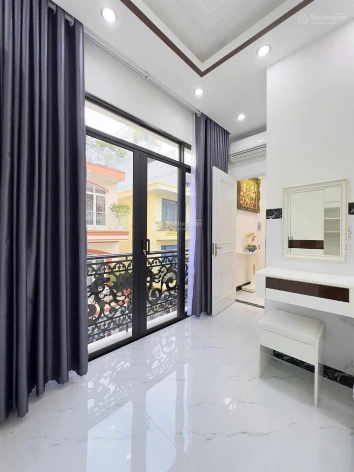 Bán nhà ngay phan đăng lưu p2 phú nhuận dt 12m x 4m cn47m2 kc 4 tầng giá 11,9 tỷ