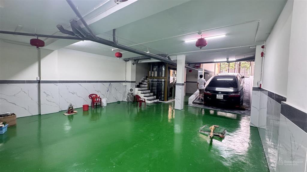 Mặt tiền ngay cộng hoà p4 tân bình dt 7m x 30m kc 8 tầng hđt 200tr giá 33 tỷ