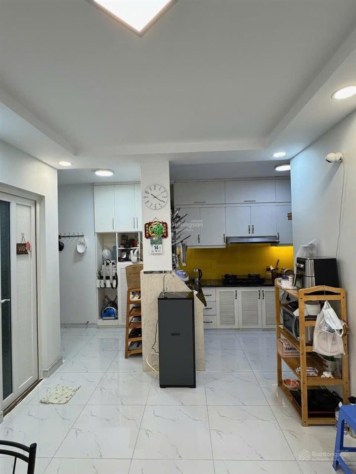 Chung cư nguyễn ngọc phương, bt 14triệu, 3p ngủ, full nội thất, nhà mới