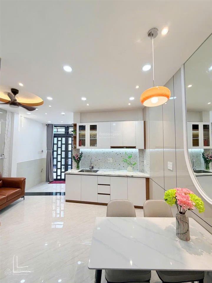 Chú tâm cần bán nhà để về quê gần mt nguyễn xí, p. 26, bình thạnh 60m2. sổ chủ giữ