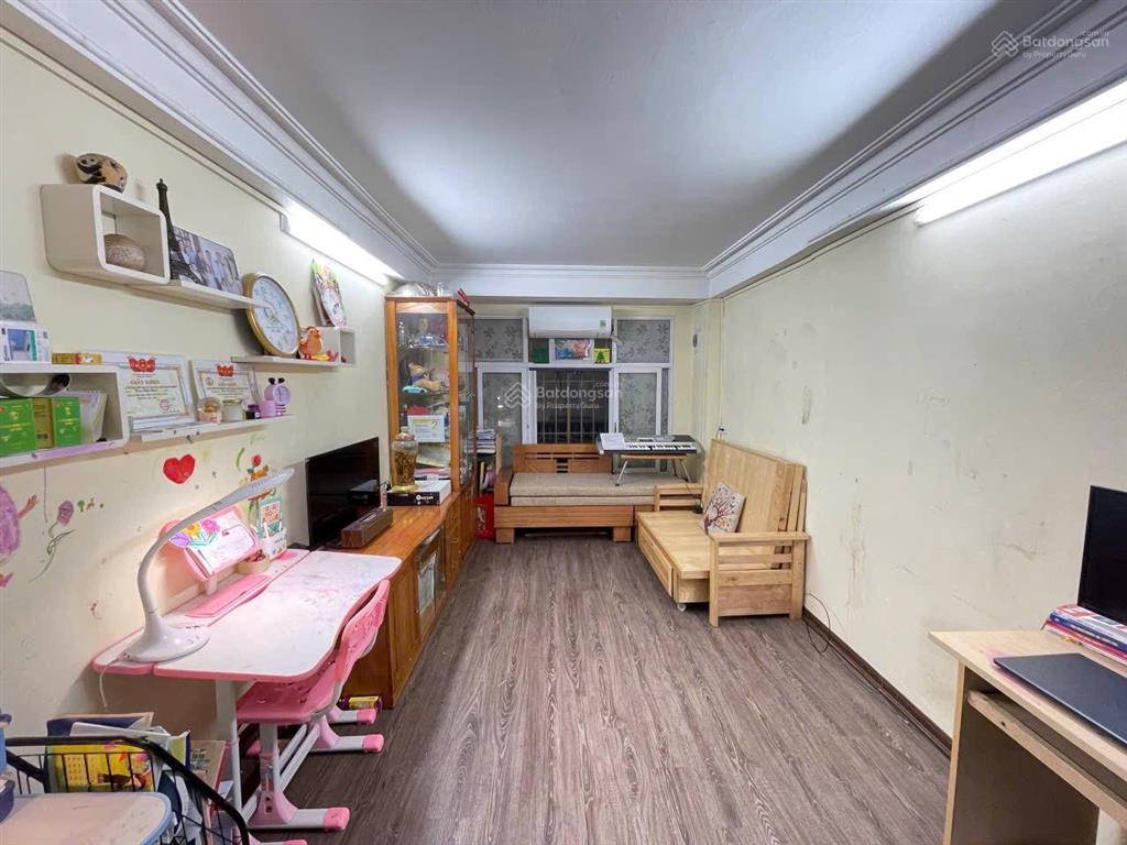 Bán nhanh ngõ 33 lê thanh nghị. 28m2. 5 tầng. mt 3m. oto vào nhà. giá 7.4tỷ có bớt cho khách.!