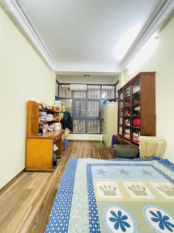 Bán nhanh ngõ 33 lê thanh nghị. 28m2. 5 tầng. mt 3m. oto vào nhà. giá 7.4tỷ có bớt cho khách.!