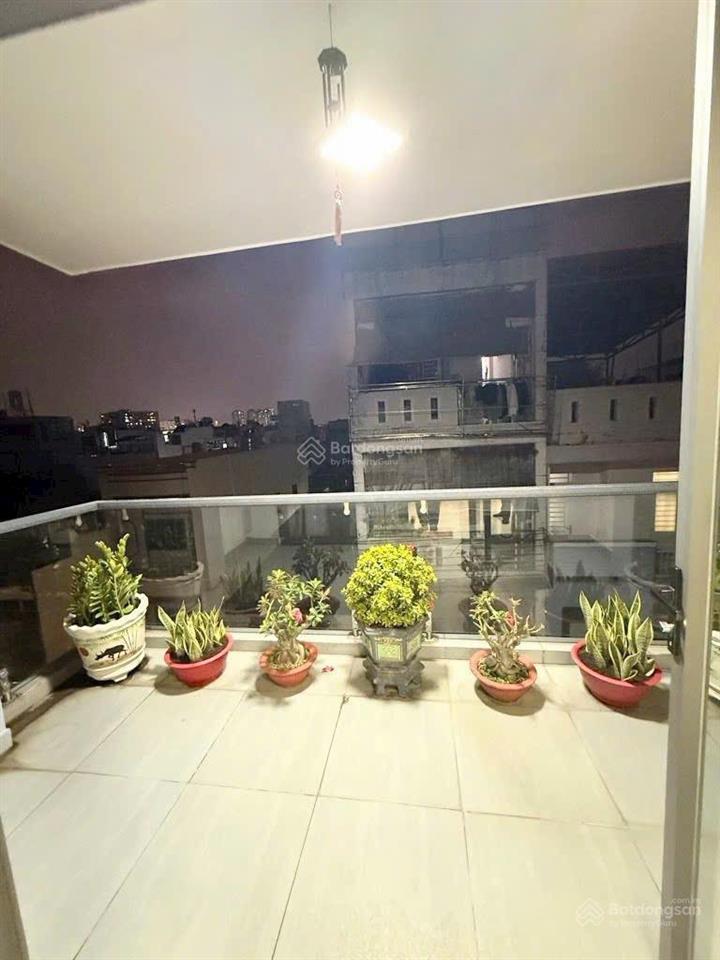 Chính chủ bán gấp nhà đẹp quận 11 đường ông ích khiêm  full nội thất  64m2, 4,5 x 14m, 4 tầng.