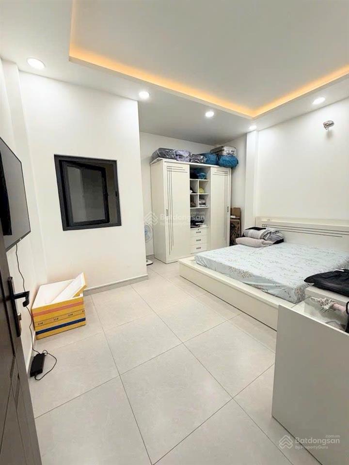 Chính chủ bán gấp nhà đẹp quận 11 đường ông ích khiêm  full nội thất  64m2, 4,5 x 14m, 4 tầng.