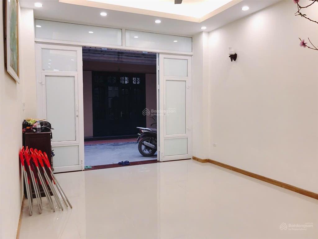 Cho thuê tầng 1 cực phẩm trường chinh ô tô đỗ cửa văn phòng mà giá còn mềm