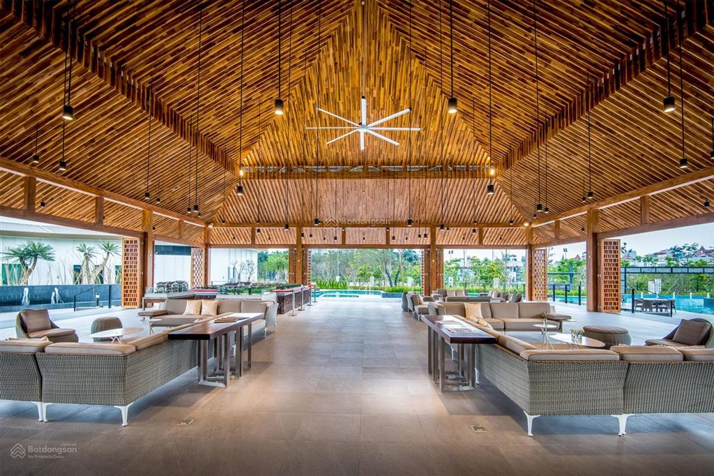 Cần bán nhanh bán gấp căn hộ chung cư park city hà đông  có slot đỗ ô tô  club house 5*