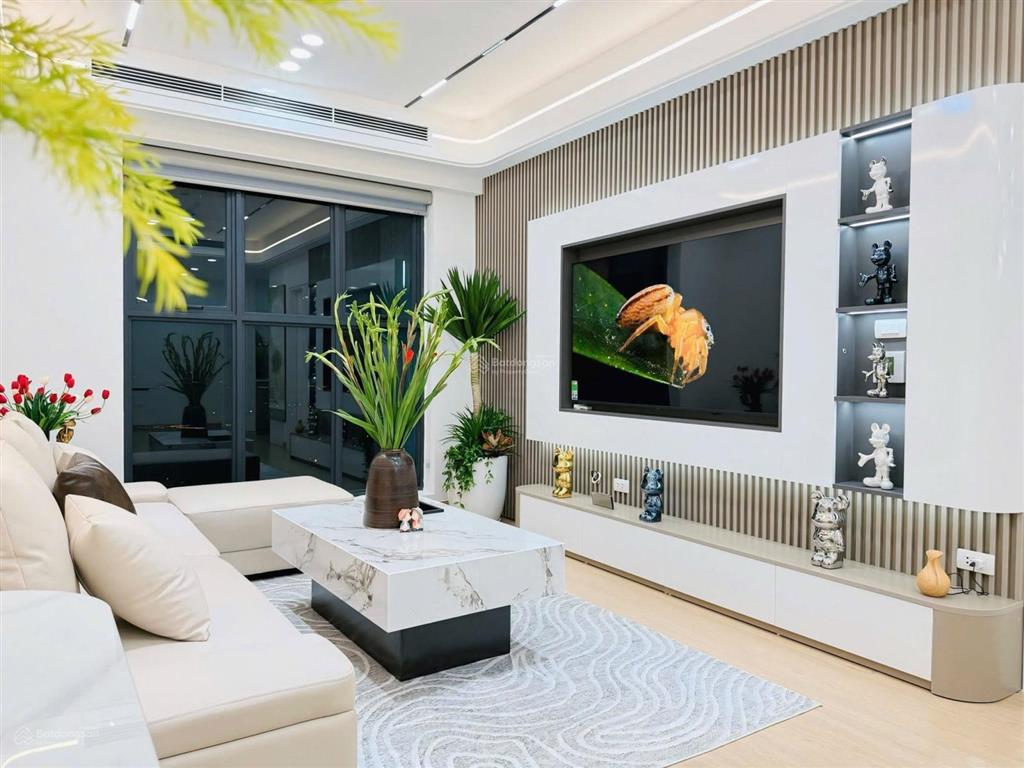 Hàng hiếm sky 2 2pn tầng cao, view khu tiện ích cực đẹp, giá thương lượng