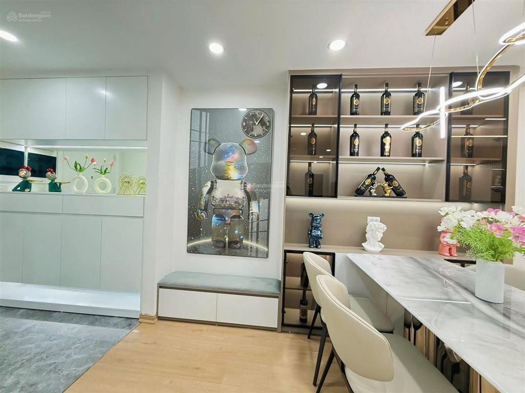 Hàng hiếm sky 2 2pn tầng cao, view khu tiện ích cực đẹp, giá thương lượng