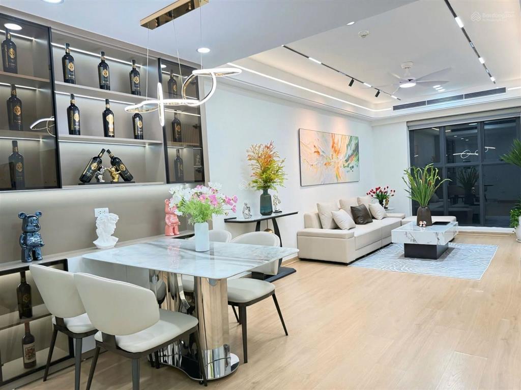 Hàng hiếm sky 2 2pn tầng cao, view khu tiện ích cực đẹp, giá thương lượng