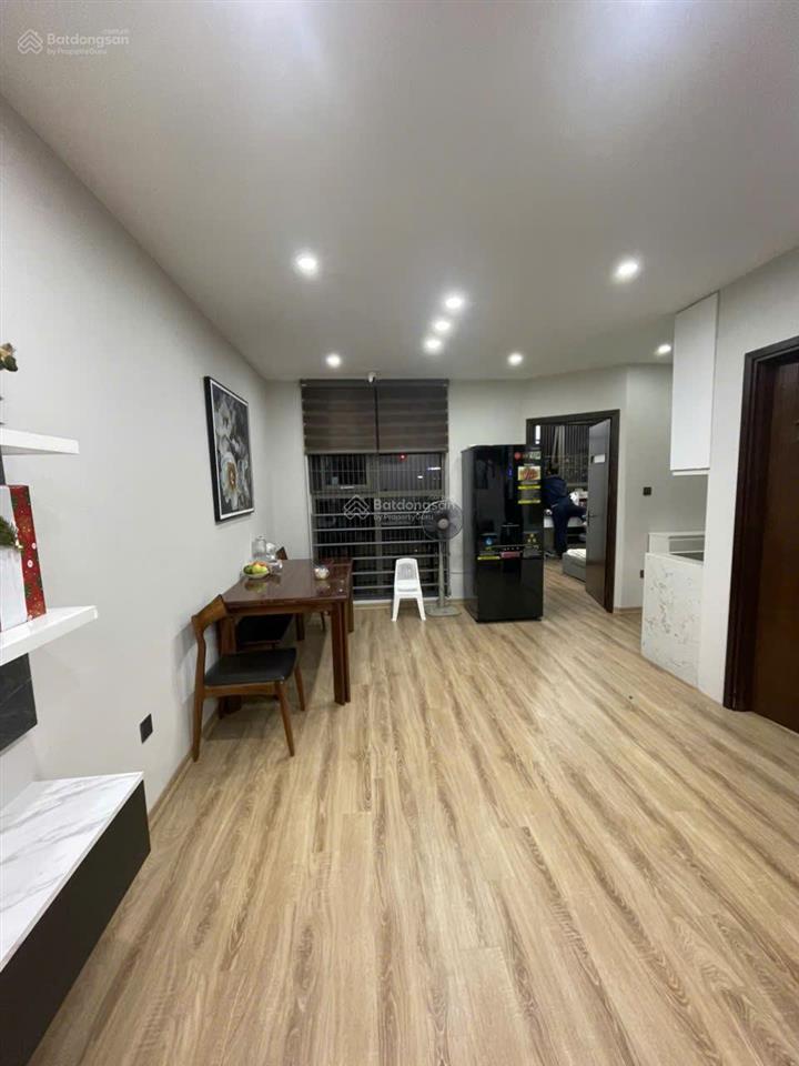 Chính chủ gia đình mình cần bán căn 2 ngủ v4 home city dt 72m² full nội thất có lốt ô tô