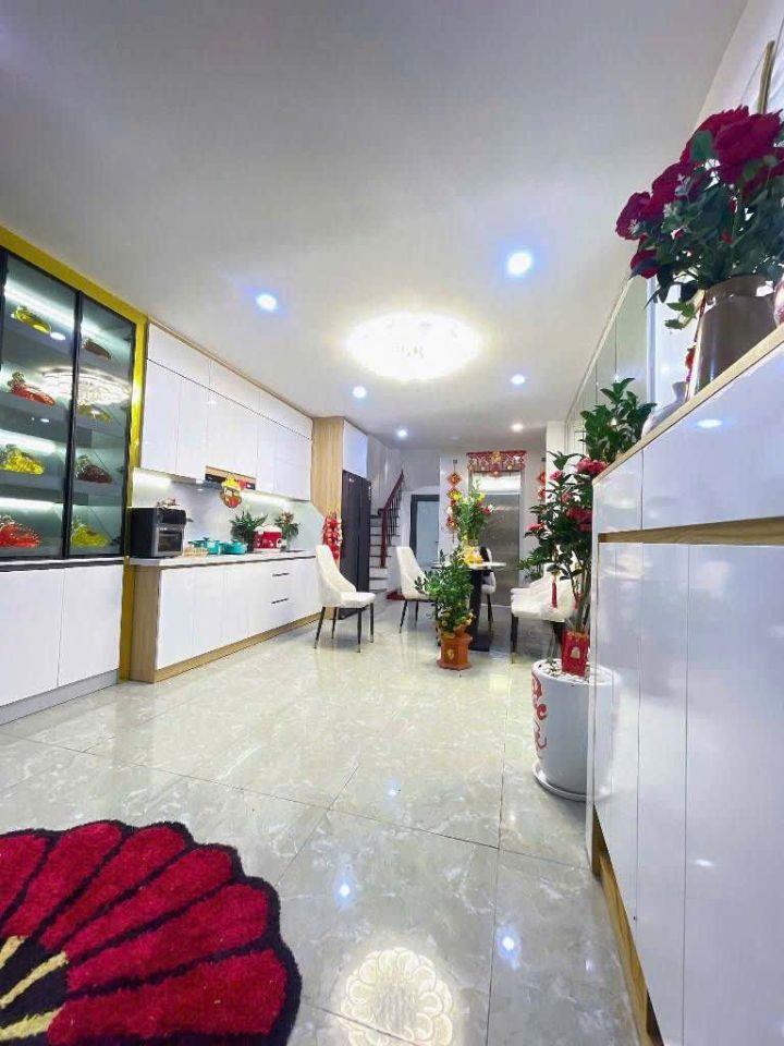 Nhà Đẹp Mặt Hồ Ba Mẫu _Ô Đồng Lầm _Đống Đa _40M 7 Tầng Thang Máy Full Nội Thất