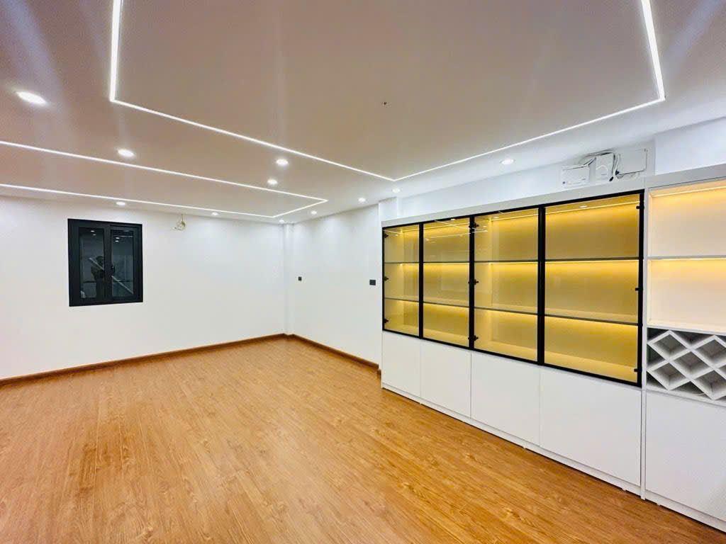 Trung Tâm Đống Đa_Ngã 5 Ô Chợ Dừa_60m 6 Tầng Thang Máy
