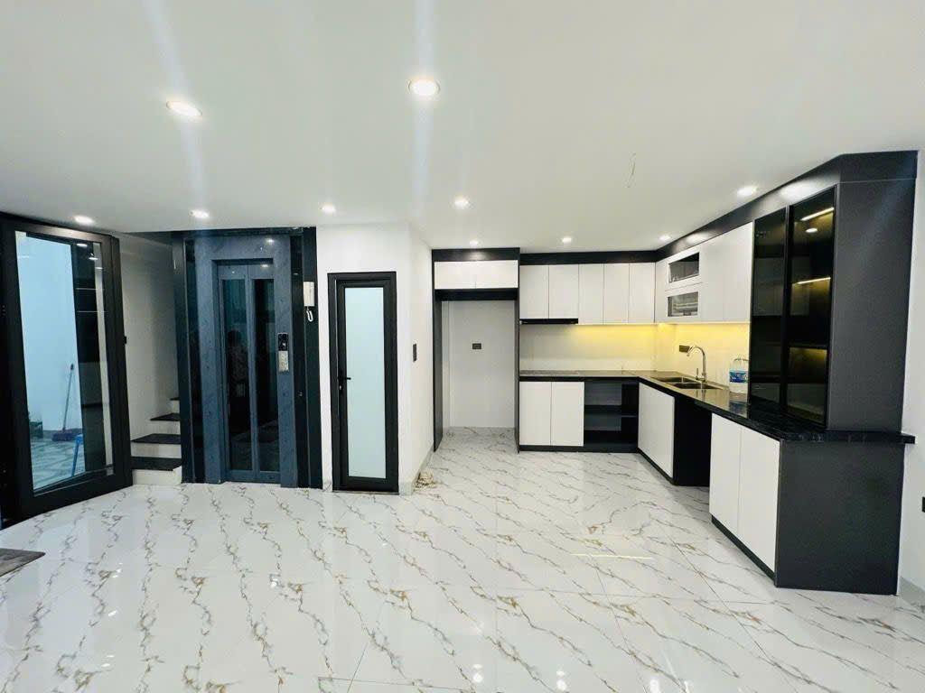 Trung Tâm Đống Đa_Ngã 5 Ô Chợ Dừa_60m 6 Tầng Thang Máy