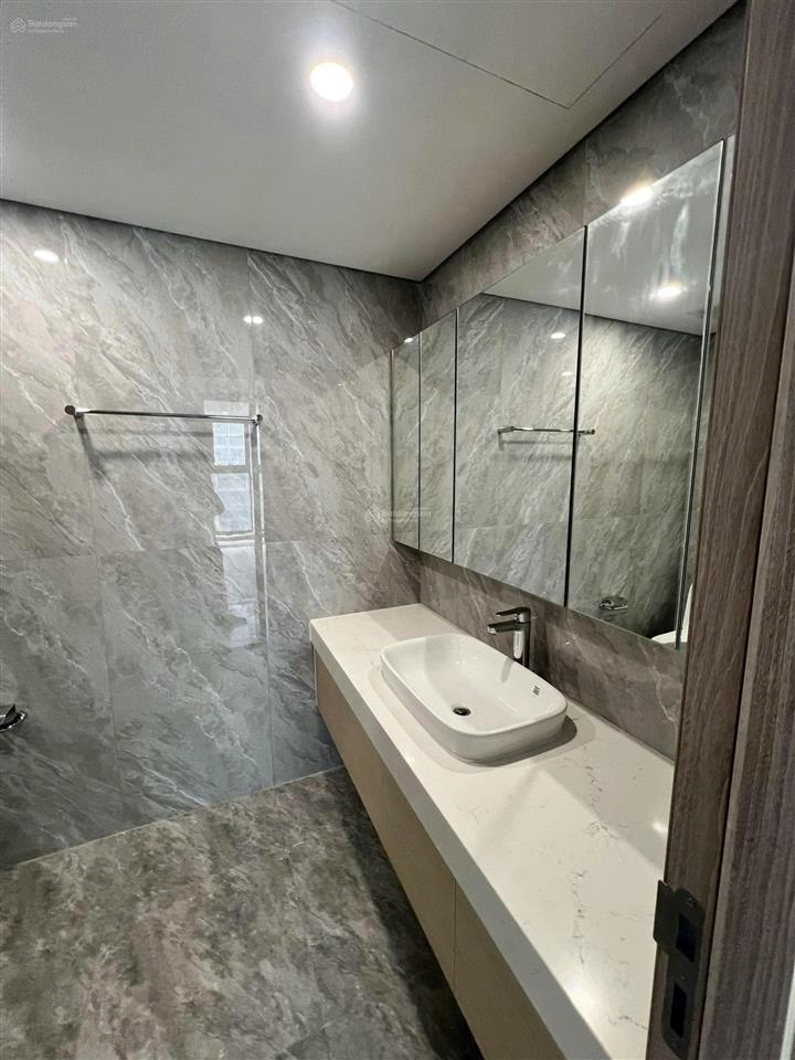 Bán căn hộ cao cấp  thuộc quần thể khách sạn marriott  266 võ chí công  hà nội