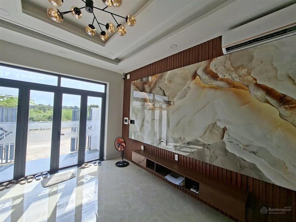 Cần bán căn 2 lầu 3pn ngay kcn phước đông