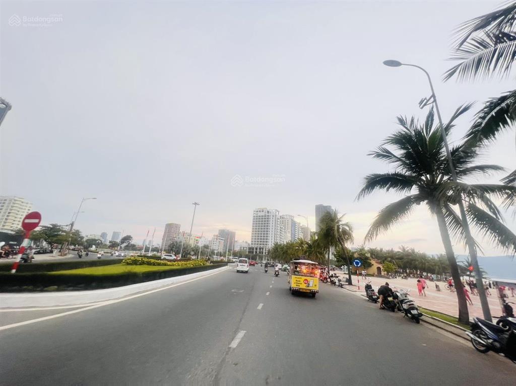 156mv phố lê hữu trác  ngang 8.6m cách biển vài phút di chuyển