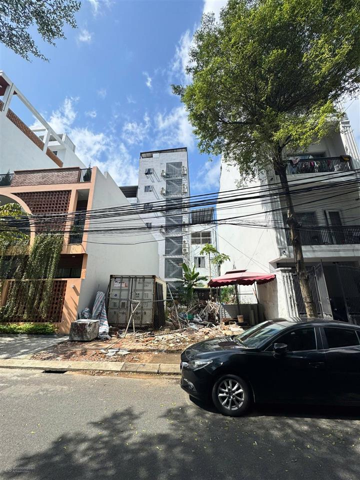 Phố phạm văn đồng  cách công viên biển 600m  giá chỉ 2x tỷ